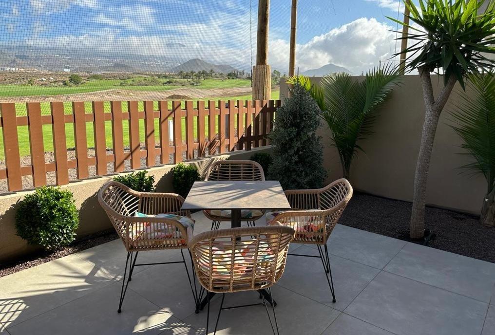 Golf Tenerife South XX Wheel Accessible Shower XX Free Wifi XX Private Pool 30 Degrees XX Two Terraces 30M2X60M2 Xxfree Parking XX Mountain View XX Flatscreen 65 Inch XX 圣米格尔德阿沃纳 外观 照片