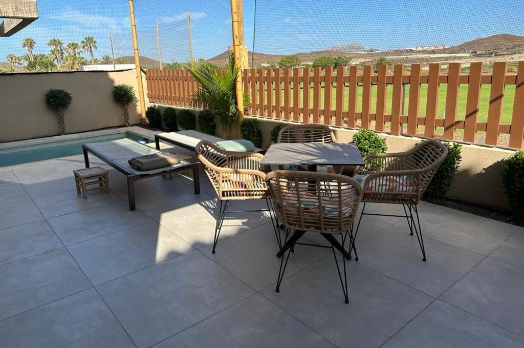 Golf Tenerife South XX Wheel Accessible Shower XX Free Wifi XX Private Pool 30 Degrees XX Two Terraces 30M2X60M2 Xxfree Parking XX Mountain View XX Flatscreen 65 Inch XX 圣米格尔德阿沃纳 外观 照片